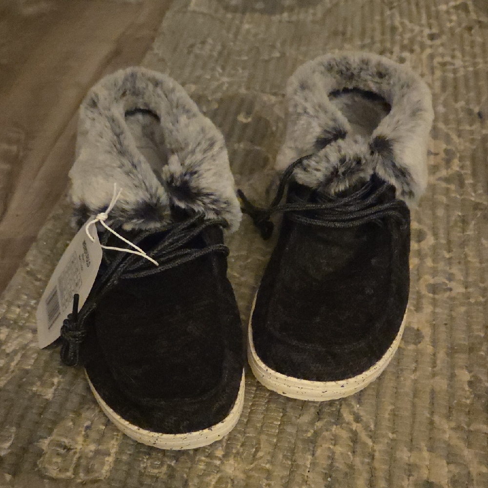 Hey Dude Black Fur-Lined Shoes